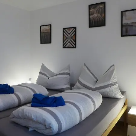Sleeps 4 Wifi *